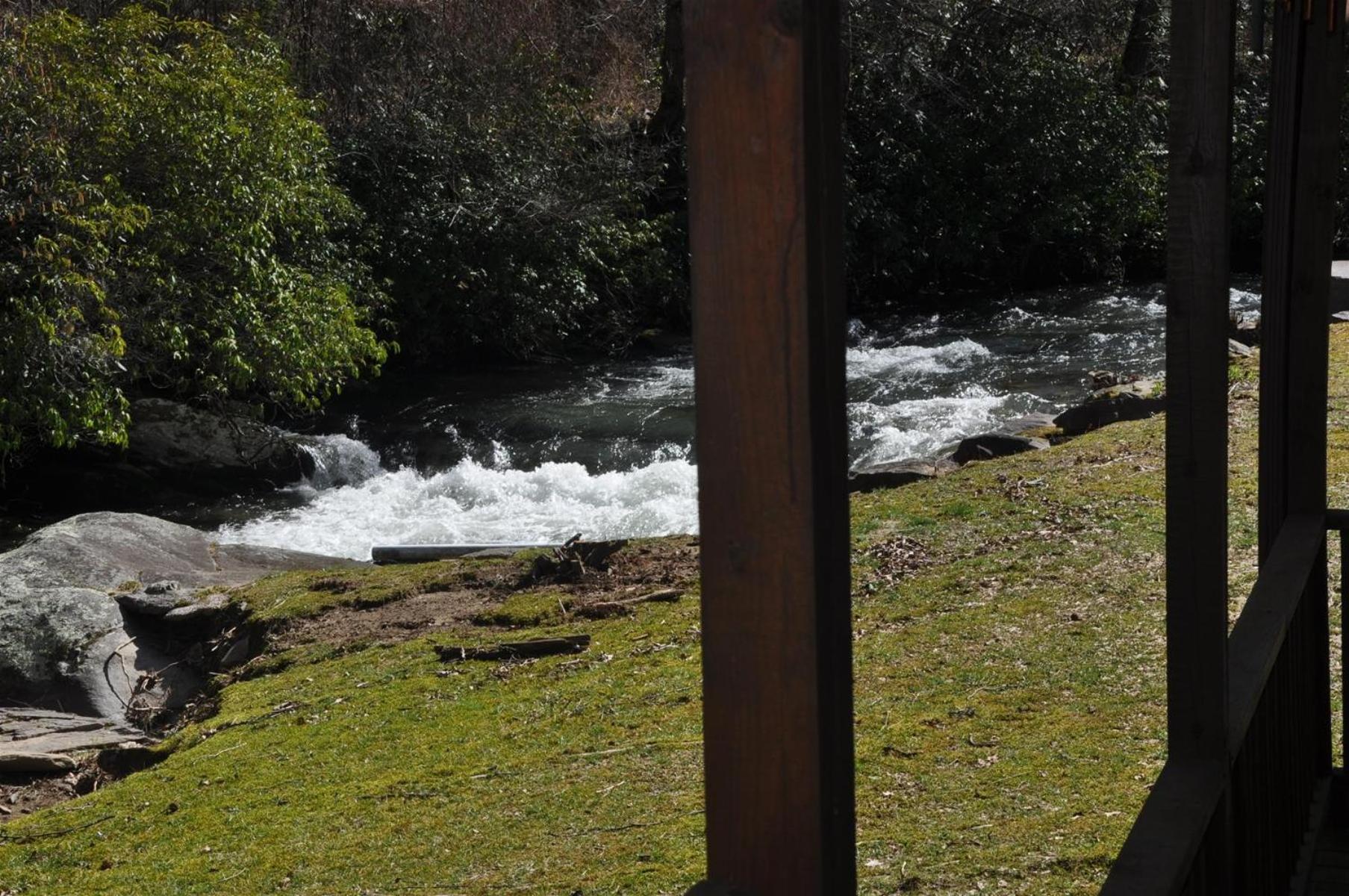 Waterfall Hideaway Bryson City Exterior photo