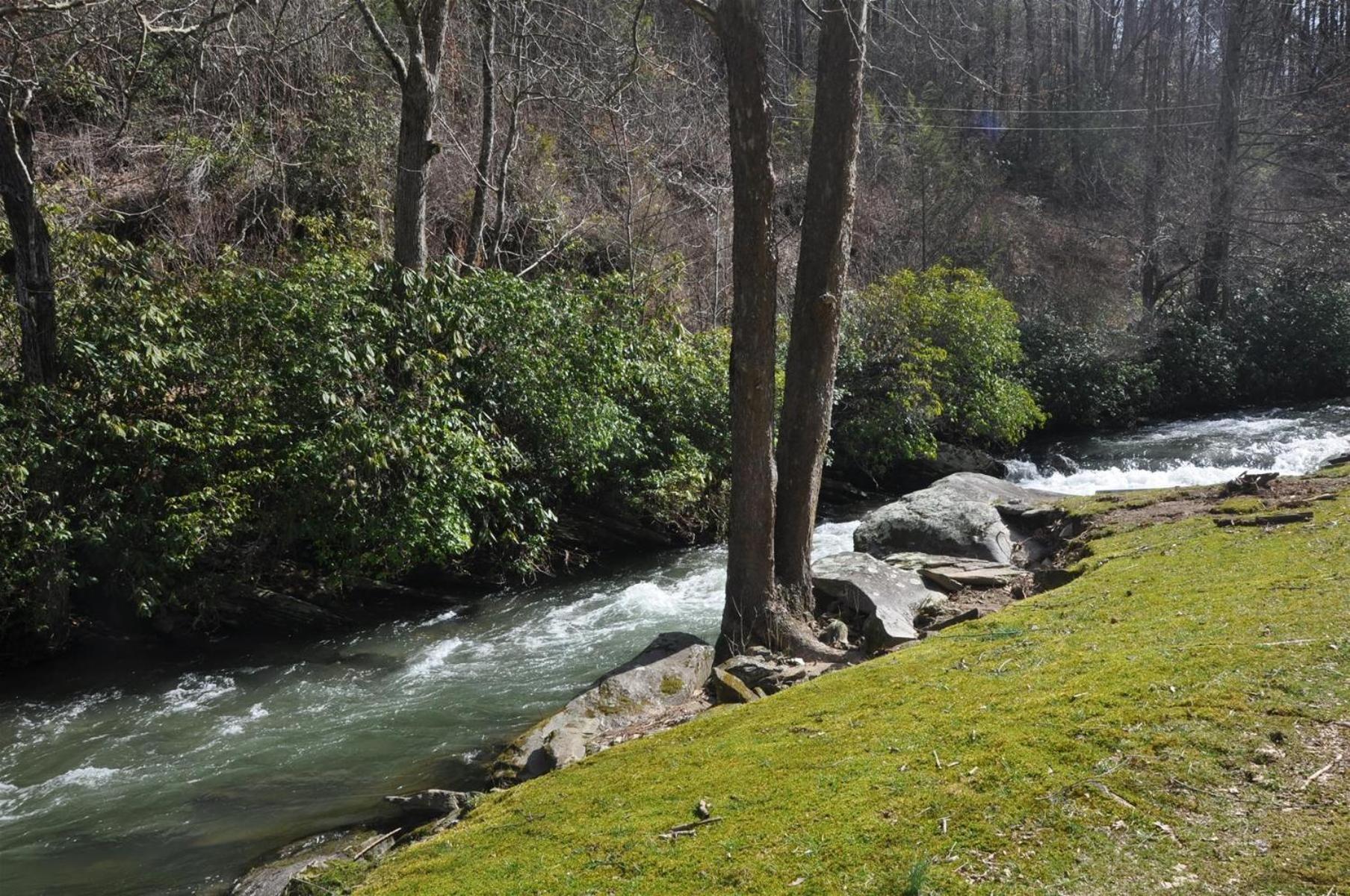 Waterfall Hideaway Bryson City Exterior photo