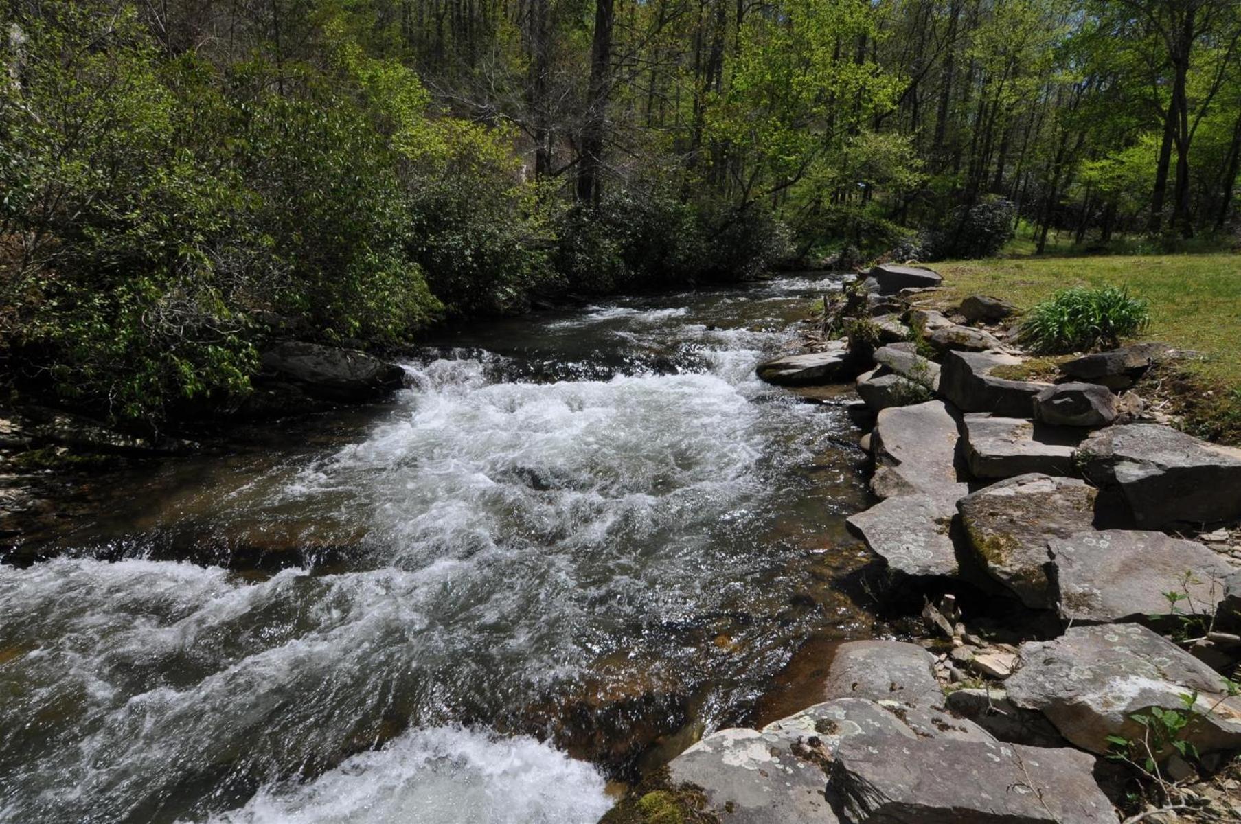 Waterfall Hideaway Bryson City Exterior photo