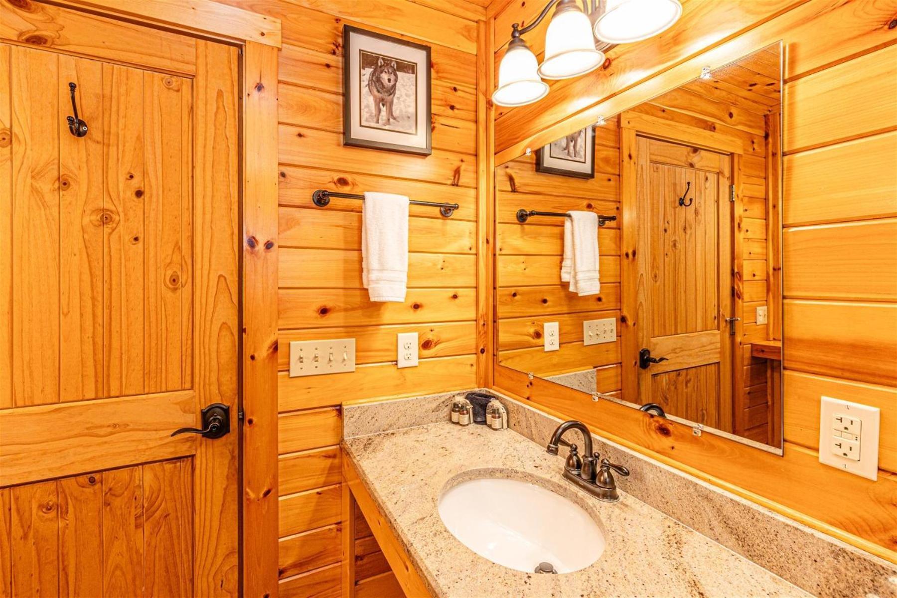 Waterfall Hideaway Bryson City Exterior photo