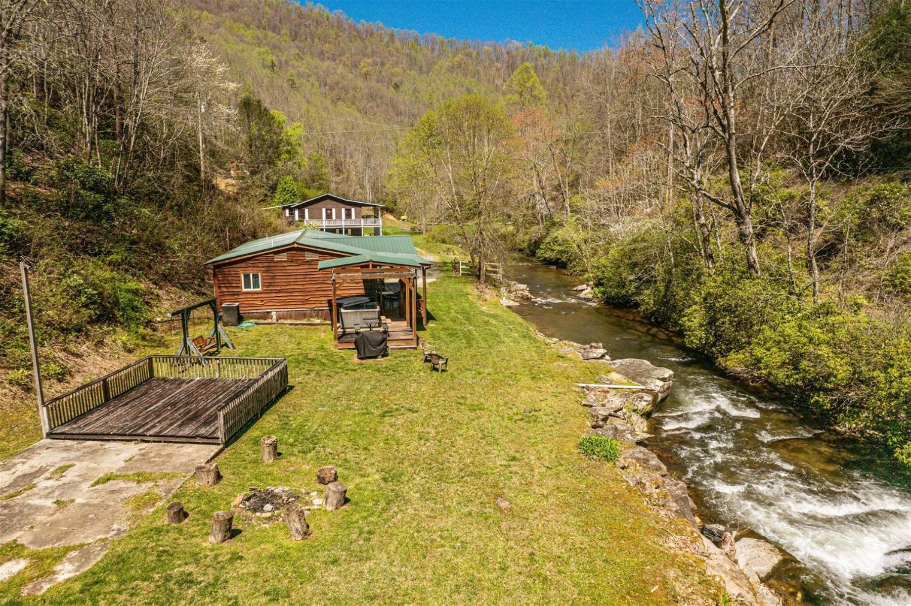 Waterfall Hideaway Bryson City Exterior photo